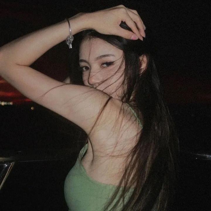 只在那里发光